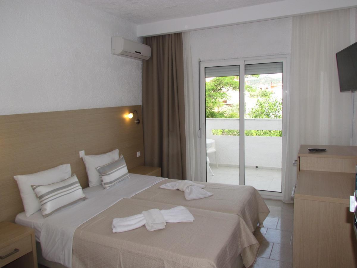 Castello Hotel Limenaria  Buitenkant foto
